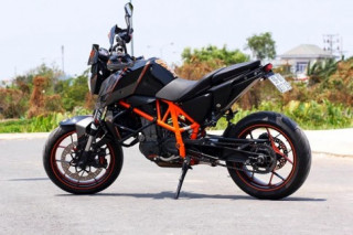 KTM 690 Duke “dọn” phong cách thể thao ở Sài Gòn