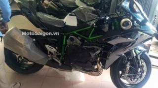 Cận cảnh Chiếc Kawasaki H2 tại Sài Gòn