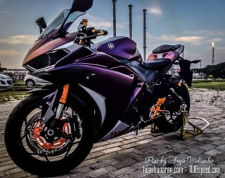 Yamaha R25 độ siêu ngầu với nhiều đồ chơi khủng