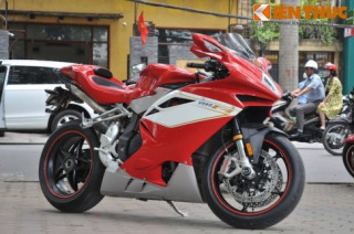 Cận cạnh siêu phẩm MV Agusta F4 của biker Hà Nội