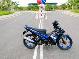 Exciter xanh đen độ đơn giản của biker miền Tây