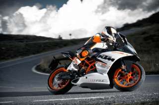 KTM RC390 mẫu Sportbike chinh phục đường địa hình