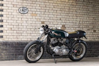 Cafe Racer Burton chiếc mô tô độ với khung sườn Anh, động cơ Mỹ