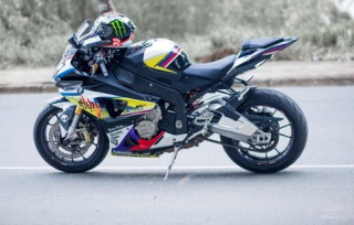 BMW S1000RR 2014 họa tiết đốm lửa