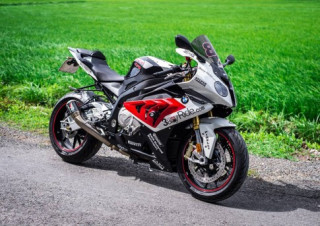 BMW S1000RR độ ấn tượng trong bộ ảnh tuyệt đẹp