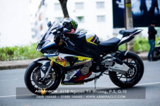 Cá mập lên bờ - BMW S1000RR phong cách hoàn toàn mới