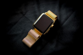 Quy trình mạ vàng Apple Watch trông y hệt phiên bản Edition
