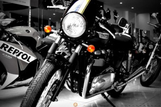 Triumph T100 2015 - Chiếc Cafe Racer chính hãng