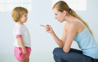 3 lỗi ”kinh điển” cha mẹ thường mắc phải khi dạy con
