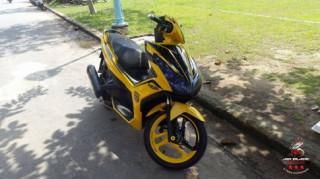 Air Blade 125 độ nổi bật với phiên bản Bumblebee