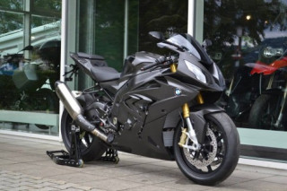 BMW S1000RR 2015 độ chất chơi với phiên bản bóng đêm