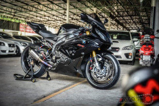 Cận cảnh BMW S1000RR 2015 độ khủng với phiên bản Black step Racing Performance