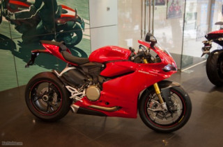 Cận cảnh Ducati 1299 Panigale S chính hãng tại Việt Nam