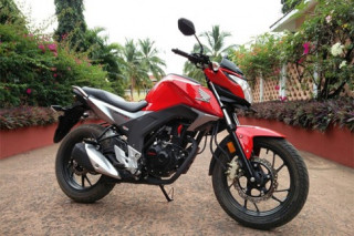 Cận cảnh Honda CB Hornet 160R mẫu xe côn tay giá 27 triệu đồng