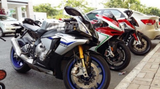 Cận cảnh Yamaha R1M 2015 đầu tiên tại Việt Nam