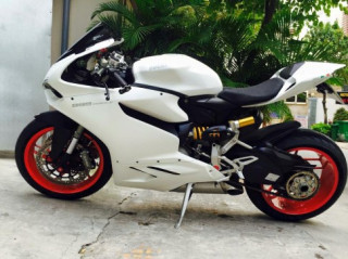 Ducati 899 Panigale tuyệt đẹp với dàn chân từ 1199 Panigale