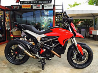 Ducati Hyperstrada chiến binh trên xa lộ