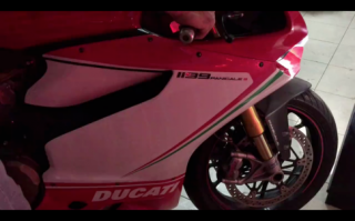 Ducati Panigale 1199 test pô Austin Racing âm thanh khủng khiếp