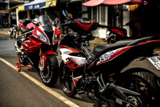 Exciter 150 đối đầu Siêu môtô BMW S1000RR