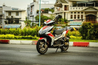 Honda AirBlade sơn tem đấu nổi bật tại Sài Gòn