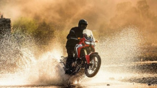 Honda CRF1000L Africa Twin 2016 tuyên chiến các đối thủ Adventure