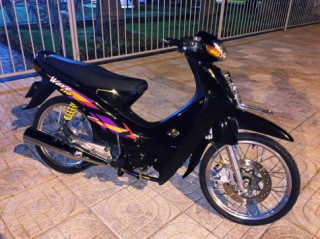 Honda Wave S110 một mình trong đêm