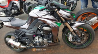 Kawasaki Z1000 đẹp và độc đáo với phiên bản Decal Chrome