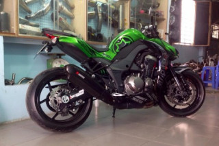 Kawasaki Z1000 thần thánh gác pô Akrapovic Carbon 2015