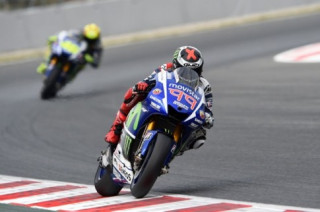 Lorenzo thắng hoàn toàn chặng 7 MotoGP 2015