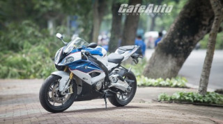 Trên yên BMW S1000RR 2015 chú cá mập dễ thuần