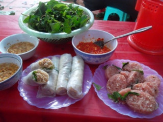 Về Thanh Hóa ăn nem bốc