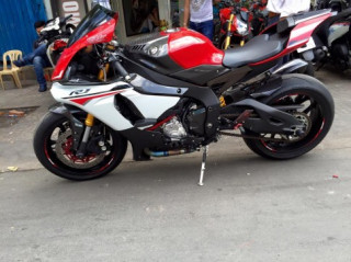 Yamaha R1 2015 trang bị đồ chơi gần 200 triệu đồng tại Sài Gòn