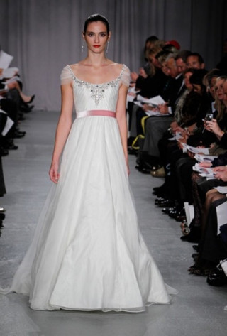 15 mẫu váy cưới đẹp nhất năm 2011