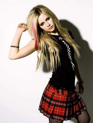 Avril Lavigne dễ thương với phong cách teen