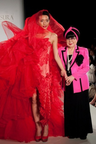 ‘Bà hoàng’ áo cưới Nhật mang bộ sưu tập đến Việt Nam