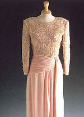 Bán đấu giá váy của Diana trên eBay