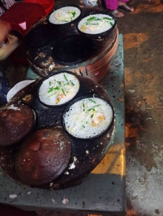 Bánh xèo hải sản và bắp nướng mắm nêm ở Phú Yên