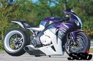 CBR1000RR độ gắp đơn kéo dài cùng bánh khủng