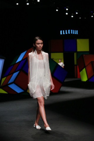 Dàn mẫu sải bước tự tin tại Elle Fashion Show