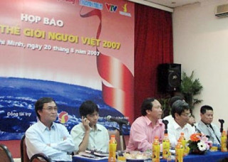 ‘Hoa hậu Thế giới người Việt’ phải nói tiếng Việt