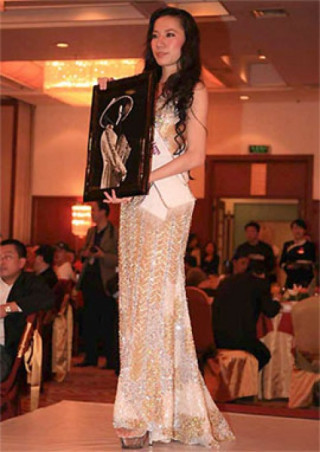 Hoa hậu Trung Quốc giành giải ‘Người đẹp nhân ái’