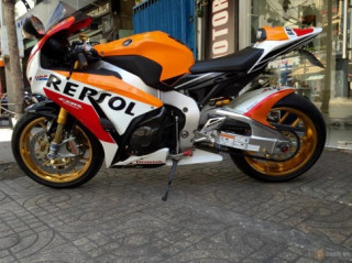 Honda CBR1000RR SP Repsol 2015 độ cực chất tại Sài Gòn