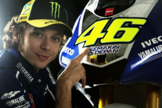 Huyền thoại Valentino Rossi từng lấy biệt danh là “Valentinik”