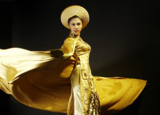 Kim Dung mang áo dài vàng thi Siêu mẫu châu Á