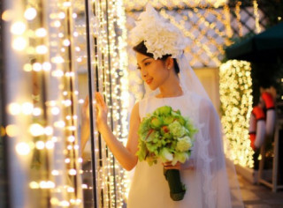 Linh Nga khoe dáng thon với váy cưới