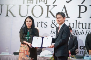 Minh Hạnh nhận giải thưởng Nhật Bản Fukuoka 2015