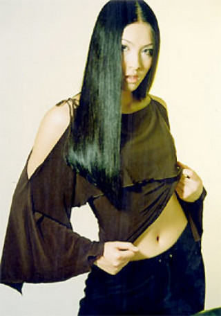 Ngô Thanh Ngân dự thi ‘Hoa hậu Nữ hoàng Du lịch 2005’