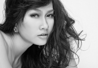 ‘Ngôi sao Người mẫu 2011’ khoe dáng