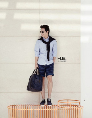 Phan Anh lịch lãm với trang phục H.E. By Mango