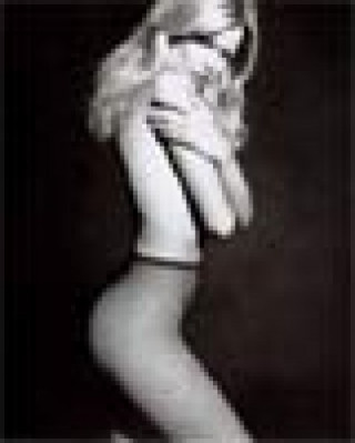 Siêu mẫu Claudia Schiffer mang bầu